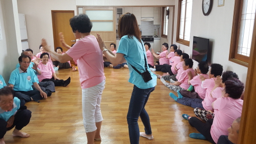 할매·할매들 위한 ‘손주맞이’ 교육 압량 당리윗마을경로..