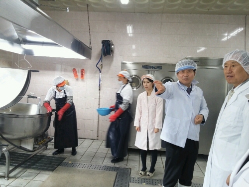 “학교급식 지원, 내년부터 확대해 나가겠다”