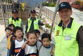 교육정보센터 ‘금빛봉사단’ 활동 시동!