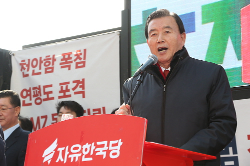 공천관리위원장에 홍문표 사무총장
