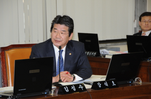강석호 위원장, 3선 단체장 ‘물갈이’ 예고