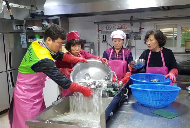 경산署 목련회, ‘孝 사랑 실천’ 봉사