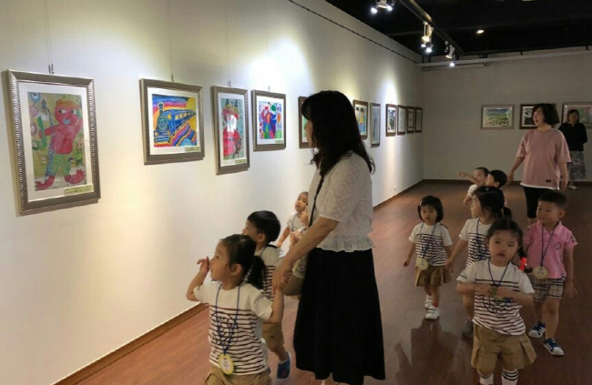 ‘자매도시 일본 죠요시 어린이 그림전시전’