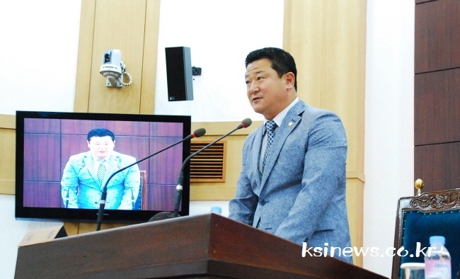 전반기 의장에 4선의 강수명 의원 선출