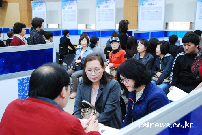 경산 취업지원행사에 구직자 500여명 몰려