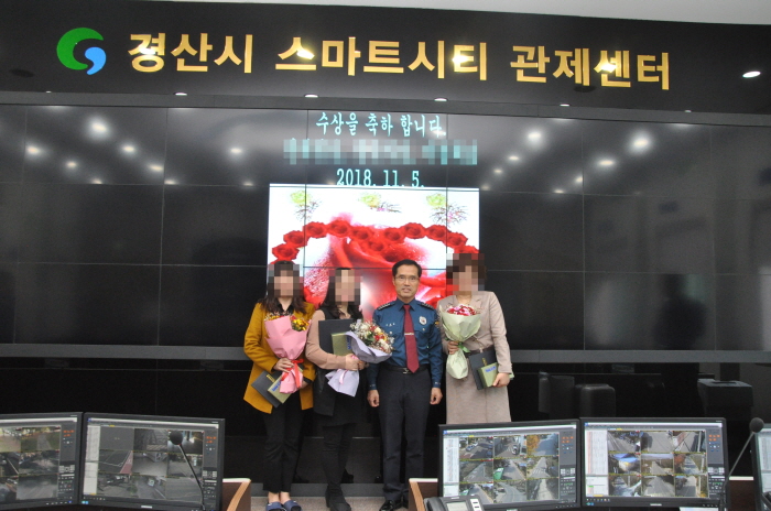 “절도범 잡고 길 잃은 치매노인 찾아주고”