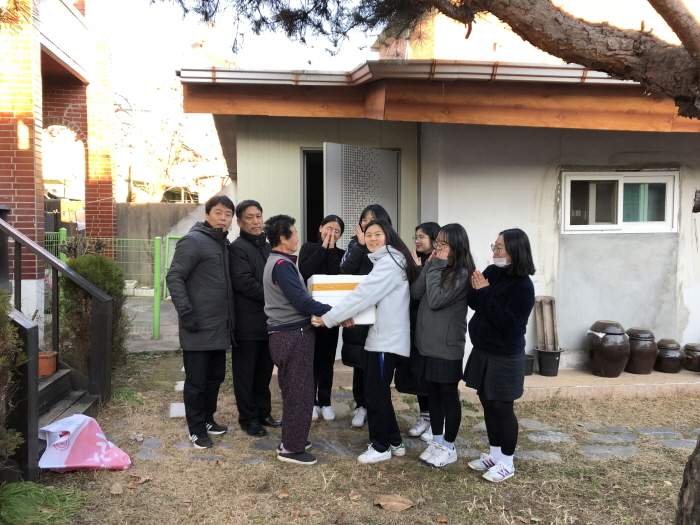하양여고, 직접 만든 김장김치로 이웃사랑