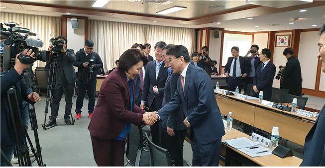 전우헌 경제부지사, 중기부 장관에게 지역중소기업 현장 ..