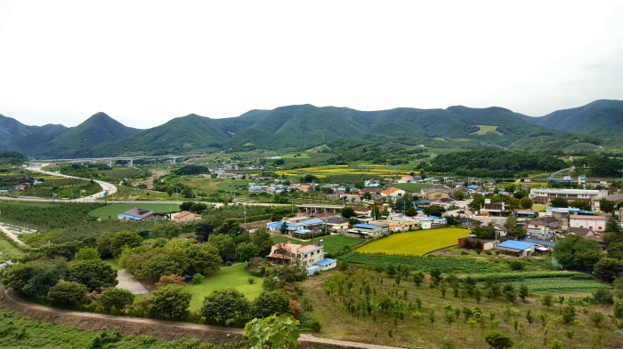 꽃돌과 약수터로 유명한 ‘청송 신촌마을’