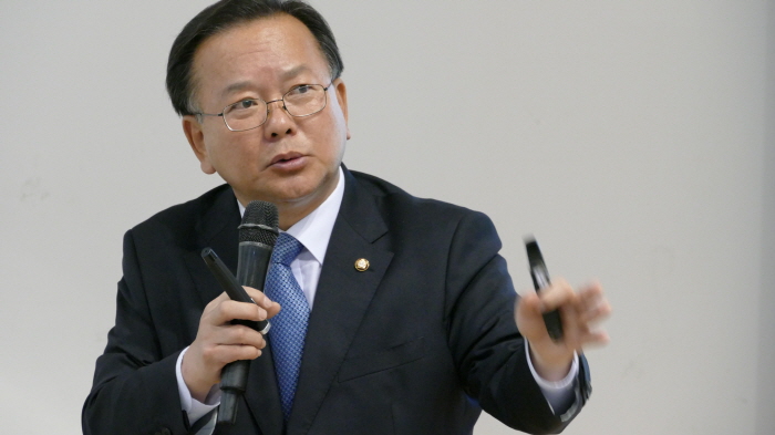 공정과 공평을 넘어 ‘정의로운 사회’로...