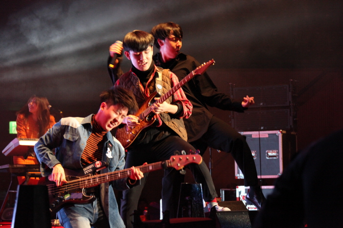 ‘Rock in 경산’ 열정의 무대 속으로~