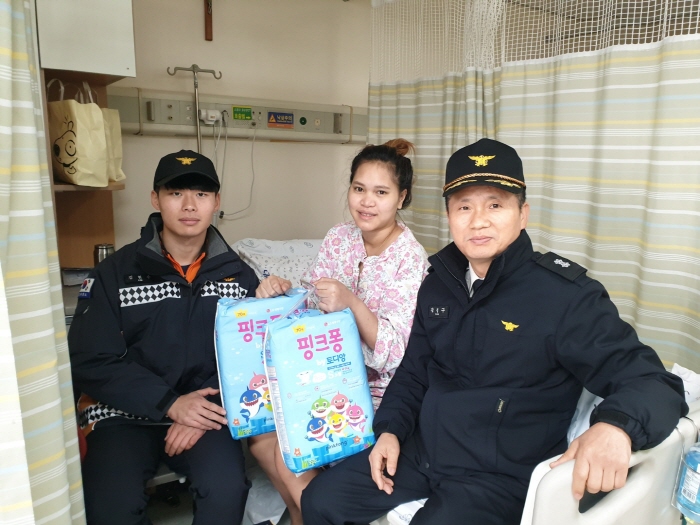 119구급차 안에서 새해 첫 생명 탄생