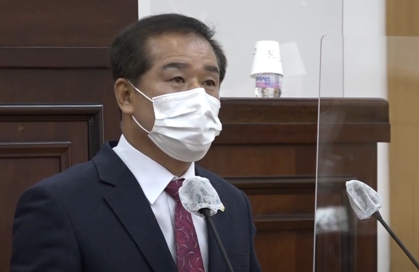 “경산시 규모에 맞는 시청사 건립하자!”