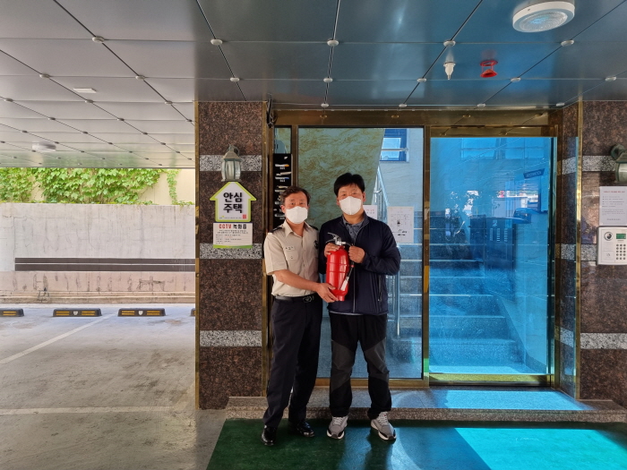 삼북동 다가구 주택 화재, 소화기로 초기 진화 