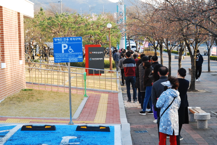 경산, 확진자 접촉 일가족 5명 감염 