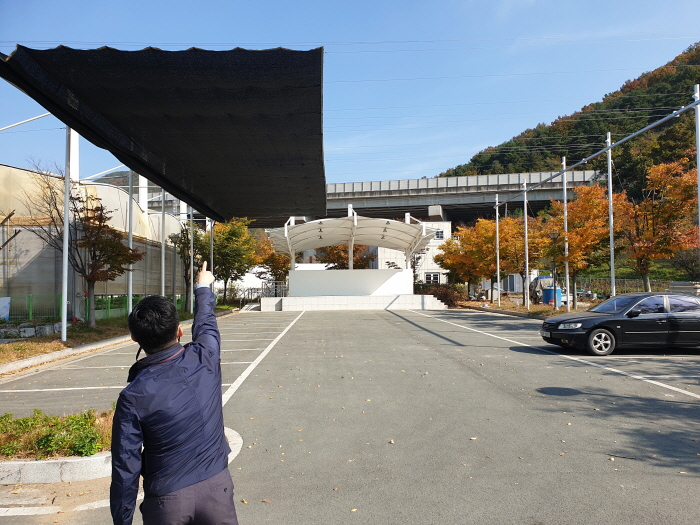남천면, 다목적광장에 무대 시설 설치