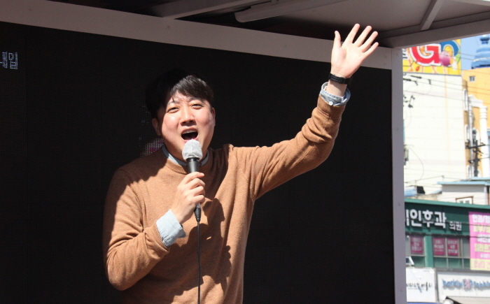 영남대 찾은 이준석 “투표 참여해 달라”