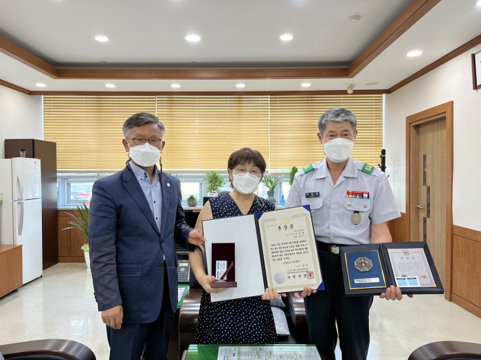 진량읍, 6·25 참전용사 故정우영 하사 유족에게 화랑..