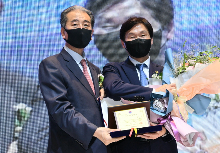 조현일 시장, ‘지방행정대상’ 수상