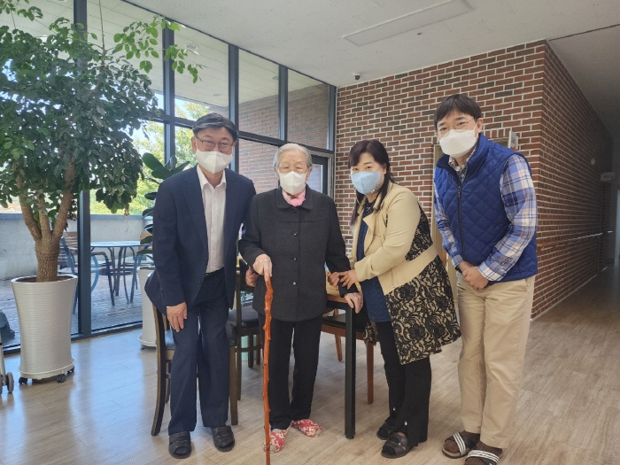 남산면, 100세 어르신에 ‘청려장’ 전달