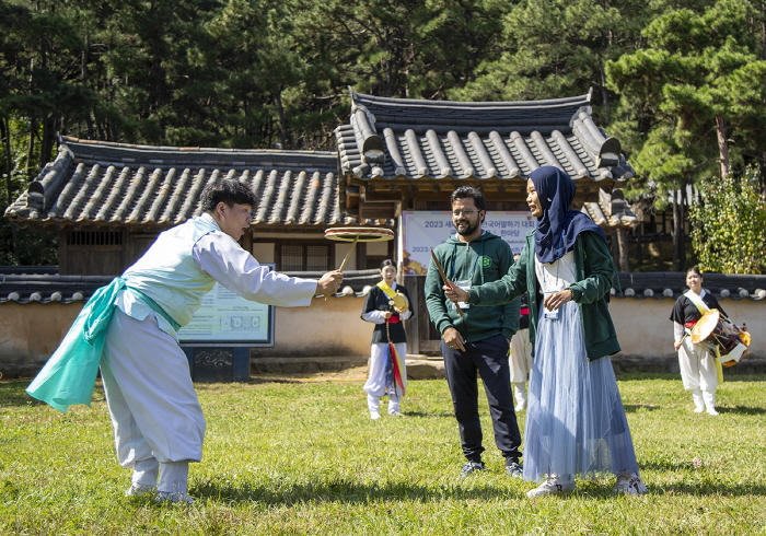 “한국어 실력 뽐내고... 한국 문화 체험하고”
