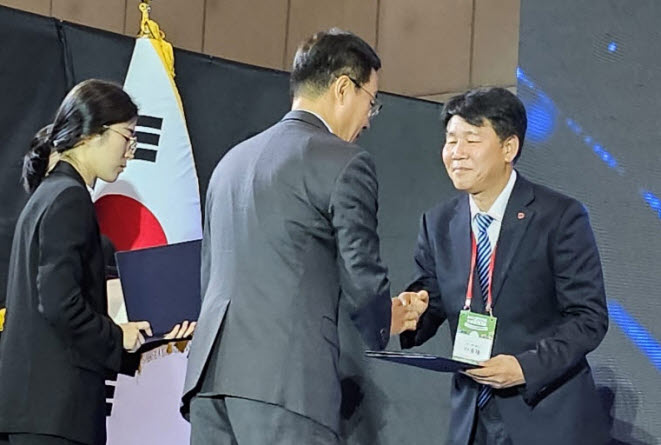 빛담사진관 이동재 대표 ‘모범 소상공인’ 표창
