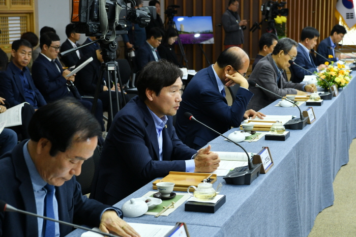 “여성 농업인 행복바우처 지원기준 확대하자”