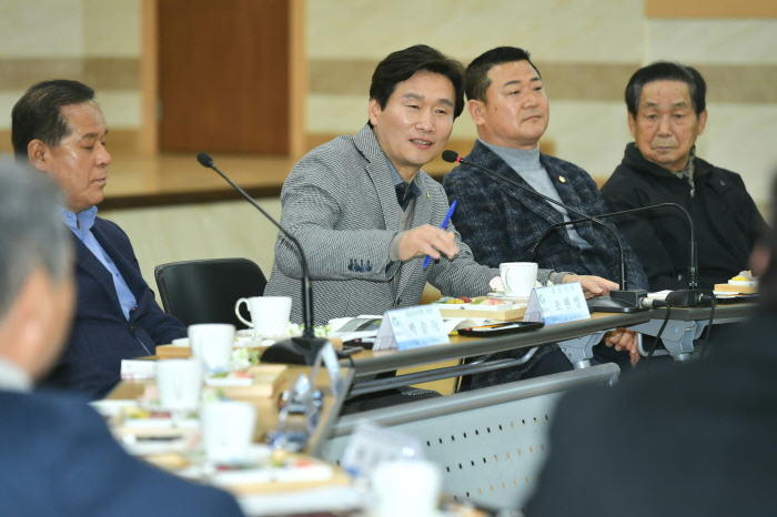 조 시장, “아울렛 유치 문제 3월 내 해결” 