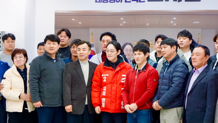 ‘조지연 필승결의’ 캠프 격려 방문 잇따라
