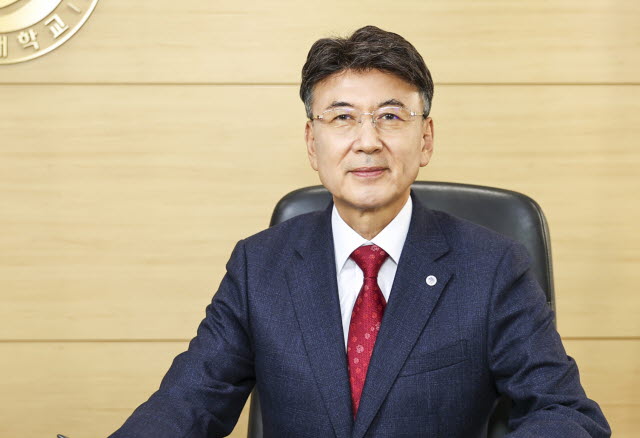 제17대 영남대 총장에 최외출 현 총장 재선임