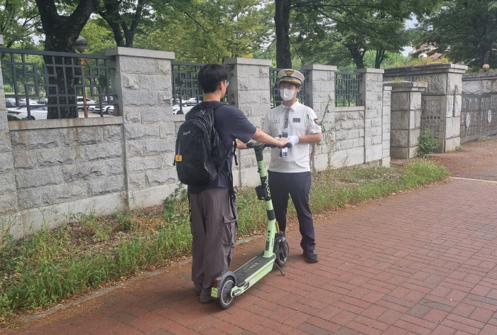 경찰, ‘전동킥보드·이륜자동차’ 집중단속